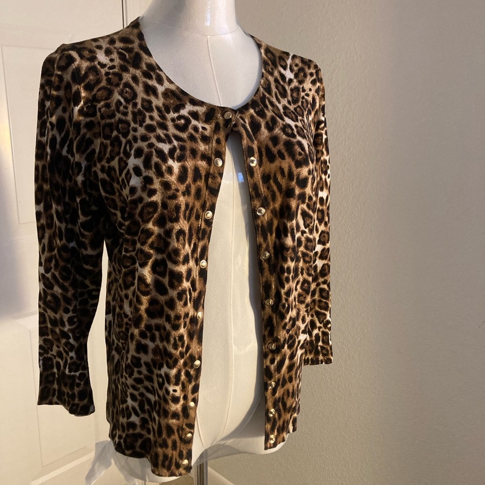 Comfy lightweight Leopard Print Cardigan sweater
